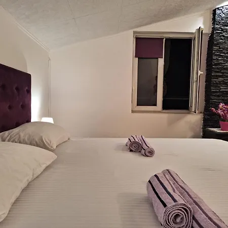 Lily Apartment
